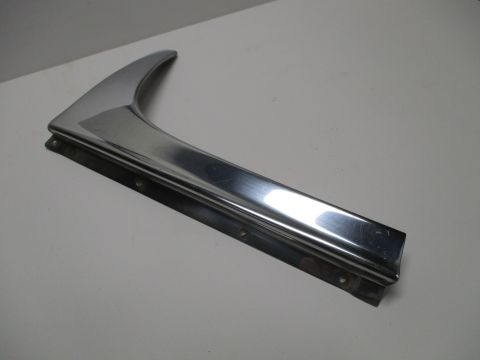 Right upper windshield moulding